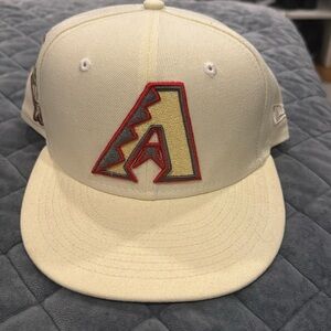 1998 Diamond Backs white and red fitted new era 7 1/4